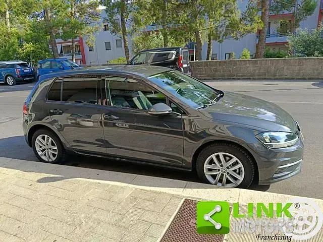 Usata VW Golf VII Sport 116 CV (85 kW) 2019 Grigio Berlina