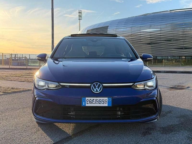 Usata VW Golf VIII R-line 150 CV (110 kW) 2022 Blu/azzurro Berlina