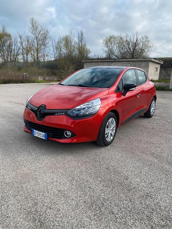 Usata Renault Clio IV 75 CV (55 kW) 2013 Rosso Berlina