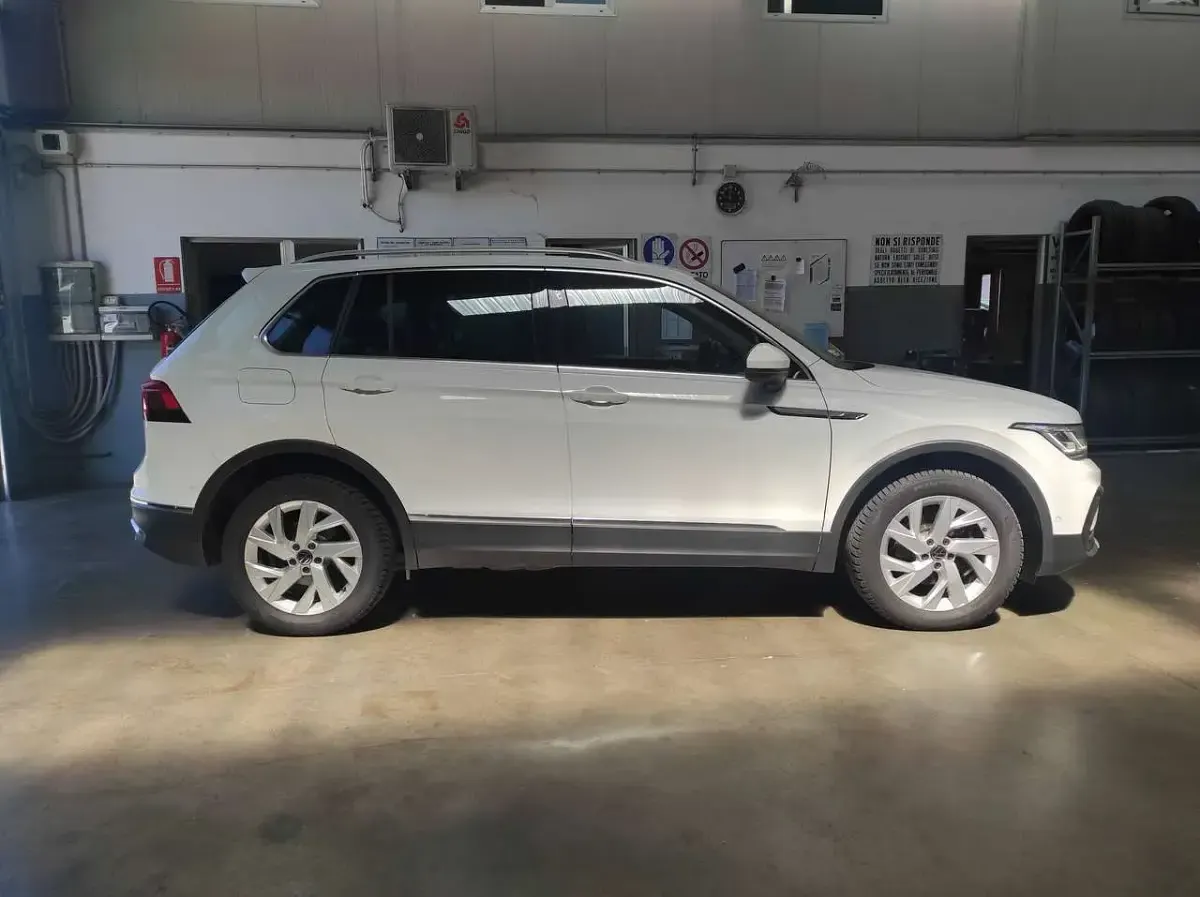 Usata VW Tiguan Life 150 CV (110 kW) 2023 Bianco SUV