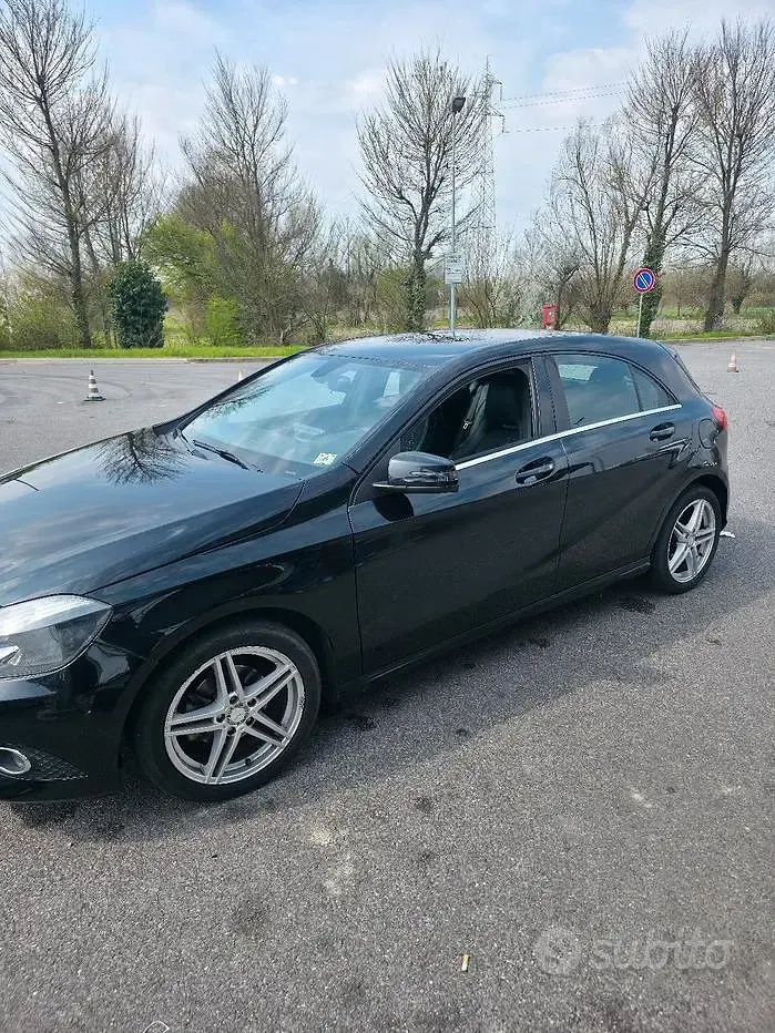 Usata Mercedes A180 109 CV (80 kW) 2013 Nero Berlina