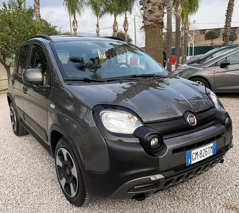 Usata Fiat Panda Cross Cross 69 CV (50 kW) 2023 Grigio Utilitaria
