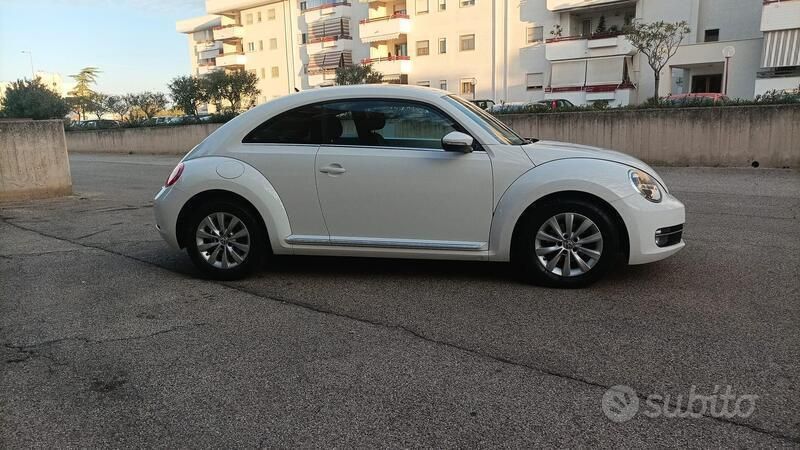 Usata VW Beetle Design 105 CV (77 kW) 2012 Bianco Utilitaria