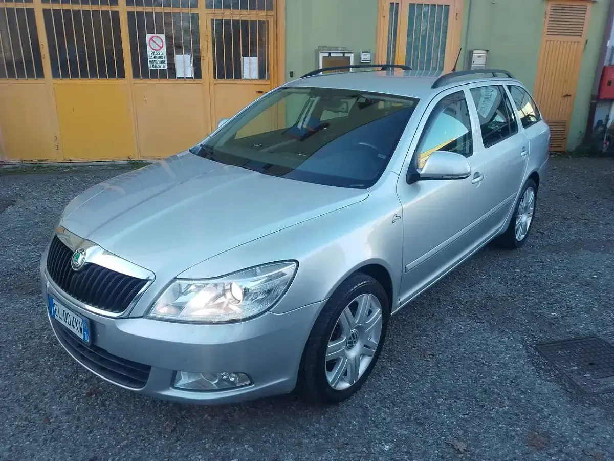 Usata Skoda Octavia 105 CV (77 kW) 2011 Argento Station wagon