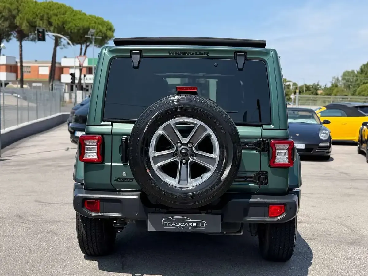 Usata Jeep Wrangler Unlimited Sahara 200 CV (147 kW) 2019 Verde opaco pellicolata SUV