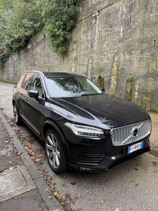 Nero Usata 2015 Volvo XC90 Inscription SUV | 27.000 € (Molto cara) - Immagine 1/4