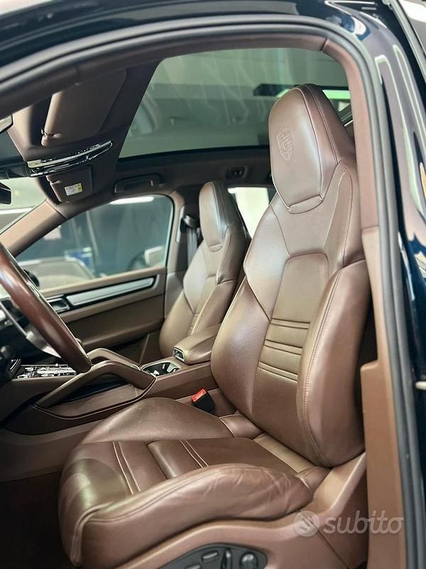 Usata Porsche Cayenne Platinum Edition 340 CV (250 kW) 2022 Blu SUV