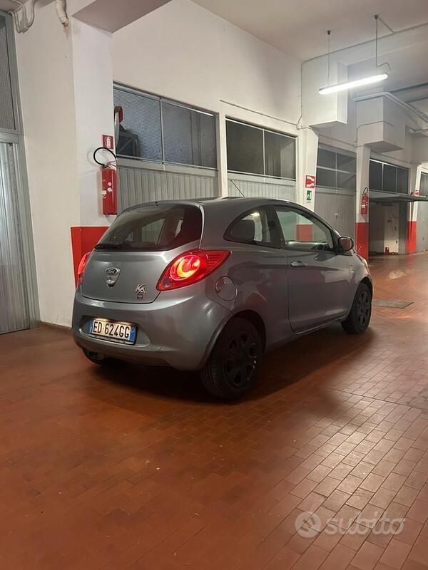 Usata Ford Ka Titanium 69 CV (50 kW) 2010 Grigio Utilitaria