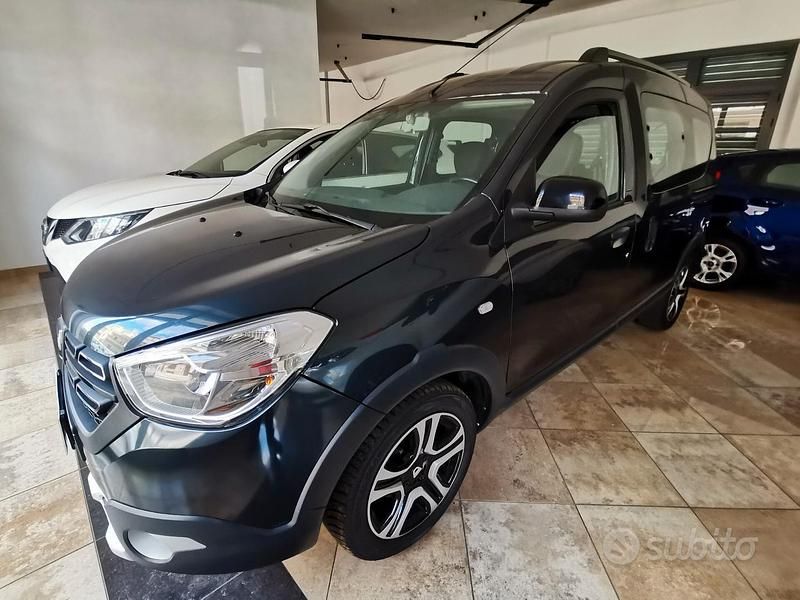 Usata Dacia Dokker Stepway 90 CV (66 kW) 2018 Grigio Monovolume