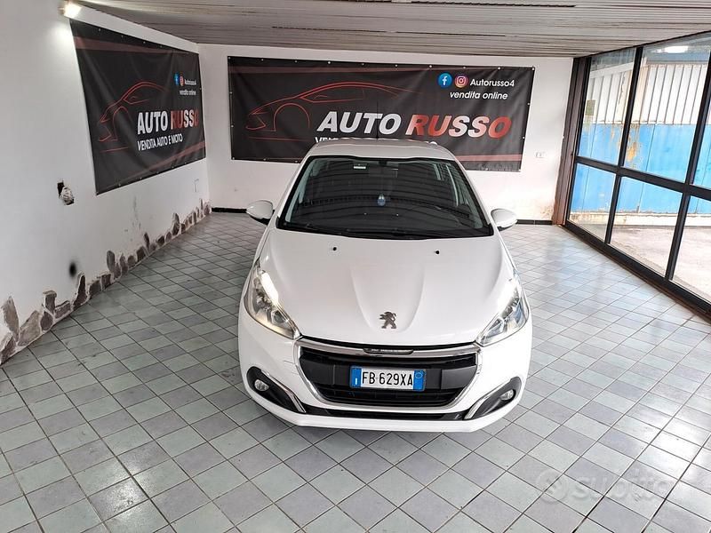 Usata Peugeot 208 Allure 75 CV (55 kW) 2016 Bianco Utilitaria