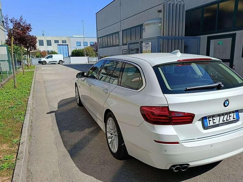 Usata BMW 525 Luxury Line 218 CV (160 kW) 2016 Bianco Berlina