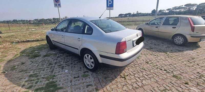 Usata VW Passat Highline 150 CV (110 kW) 1998 Argento Berlina
