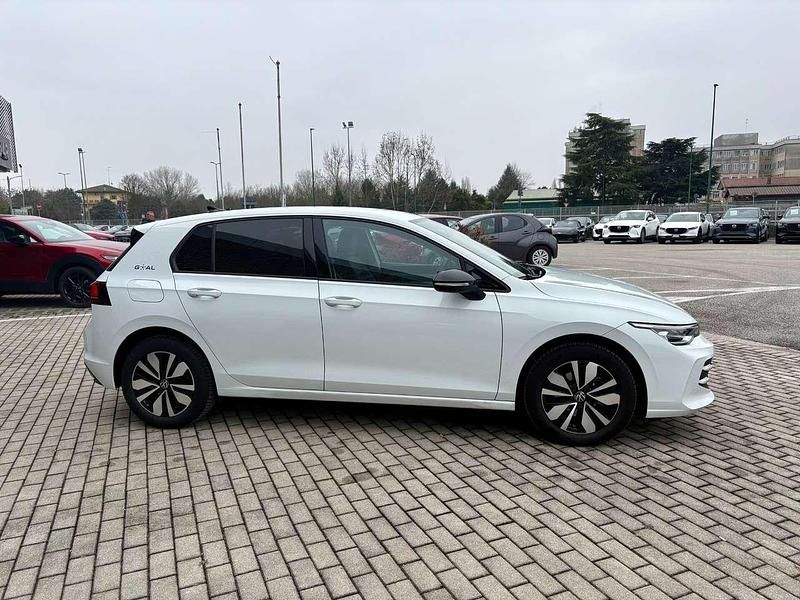 Usata VW Golf VIII Goal 116 CV (85 kW) 2025 Bianco Berlina