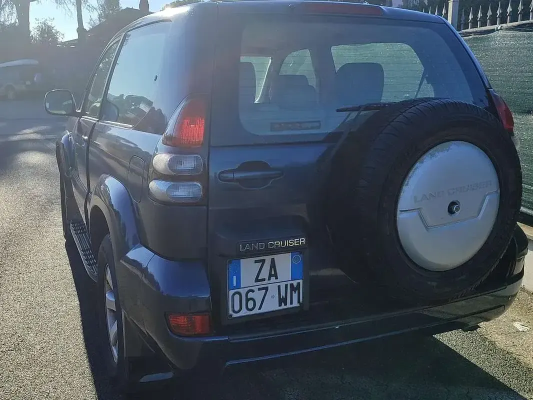 Usata Toyota Land Cruiser Executive 163 CV (119 kW) 2004 Blu/azzurro SUV