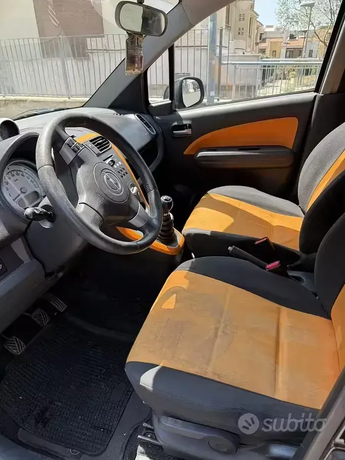 Usata Opel Agila 86 CV (63 kW) 2009 Nero Utilitaria