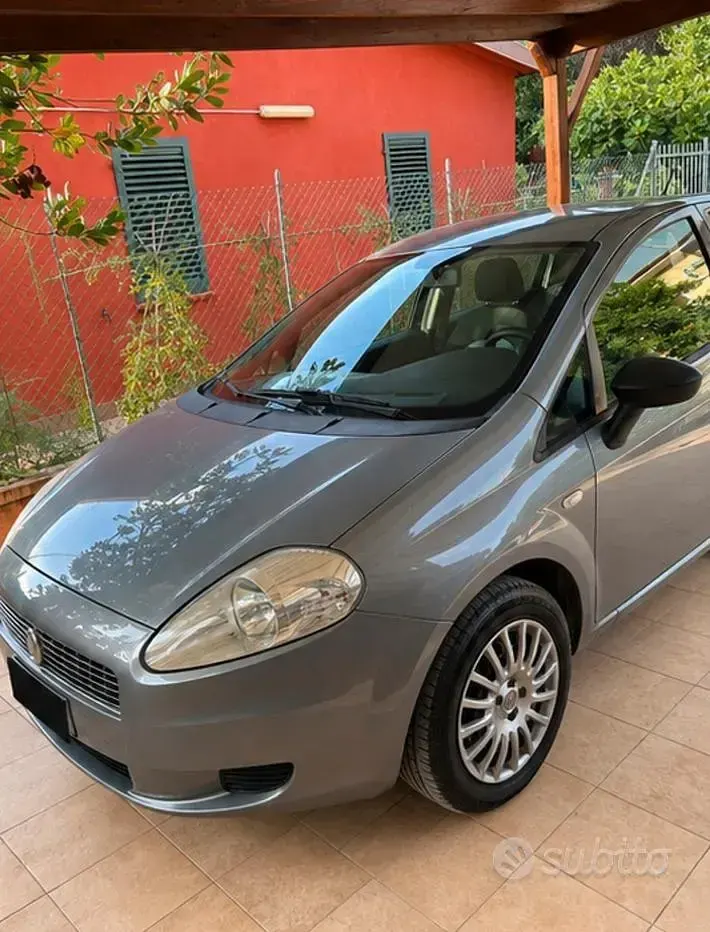 Usata Fiat Grande Punto 69 CV (50 kW) 2012 Utilitaria