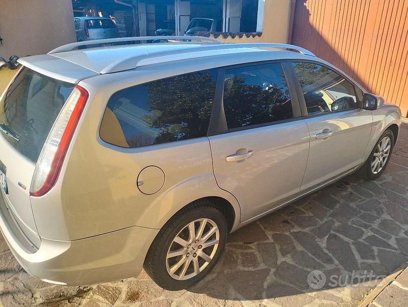 Usata Ford Focus Titanium 2009 Grigio Station wagon