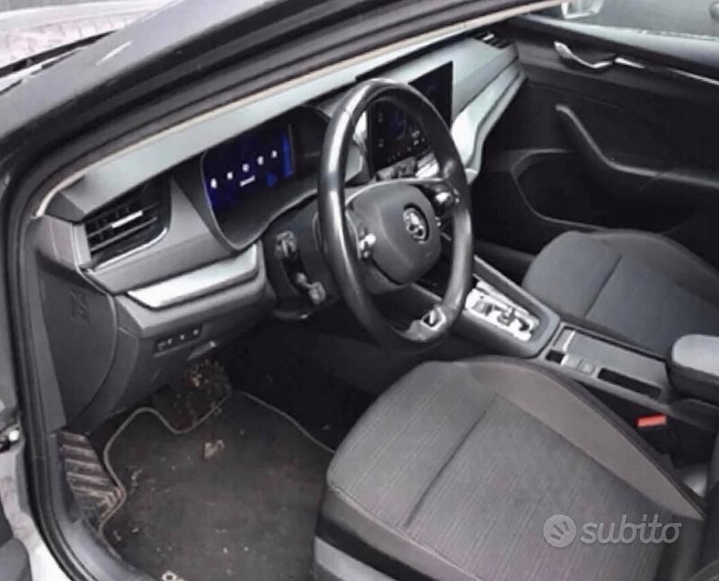 Usata Skoda Octavia Executive 150 CV (110 kW) 2021 Grigio Station wagon