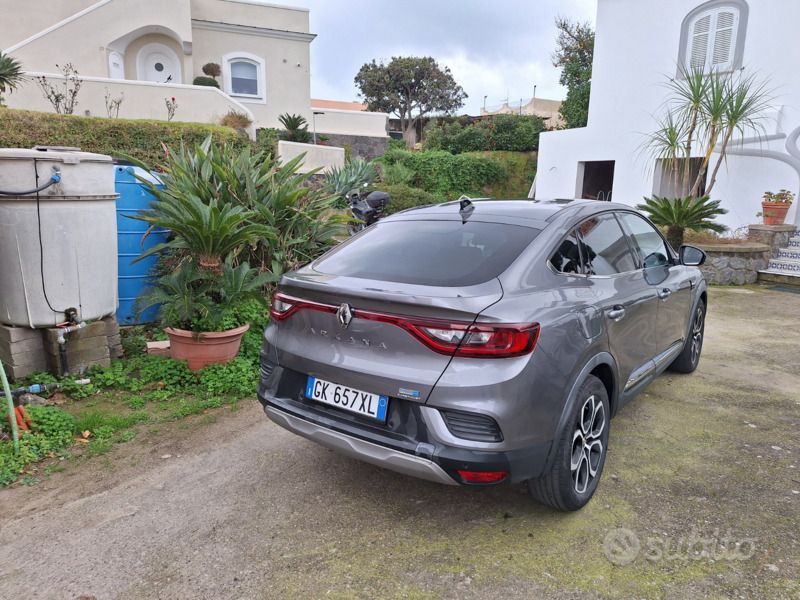 Usata Renault Arkana 145 CV (106 kW) 2022 Grigio SUV
