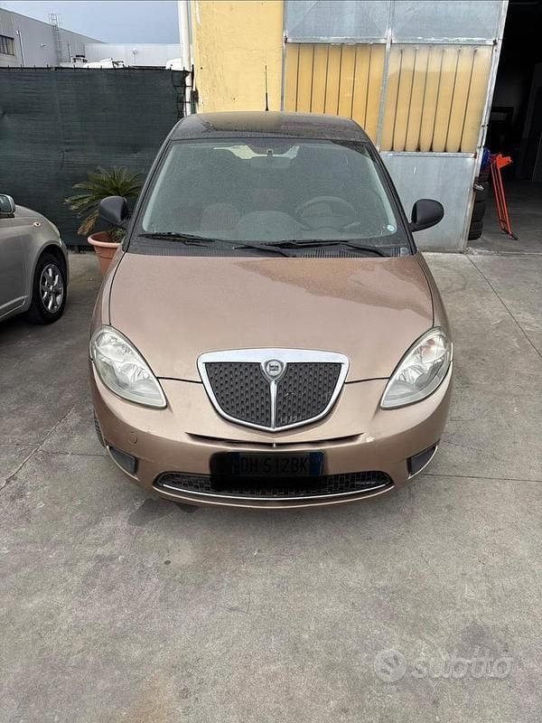 Usata Lancia Ypsilon 60 CV (44 kW) 2007 Marrone Utilitaria