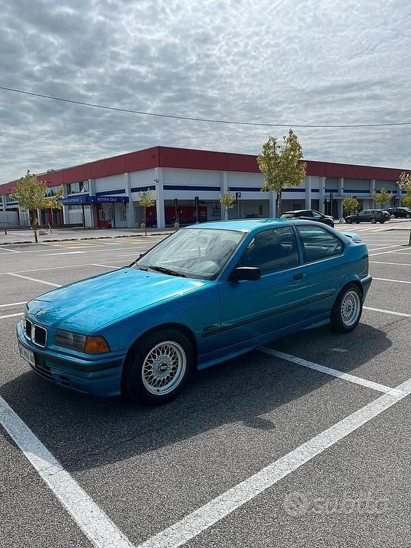 Usata BMW 316 102 CV (75 kW) 1995 Blu Berlina