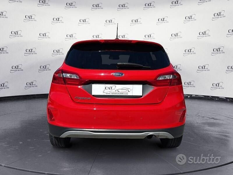 Usata Ford Fiesta Active 86 CV (63 kW) 2018 Rosso Utilitaria