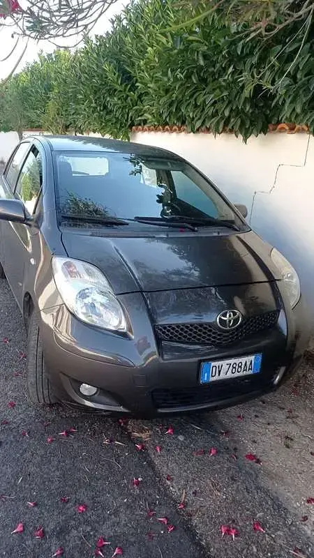 Usata Toyota Yaris Sol 101 CV (74 kW) 2009 Utilitaria