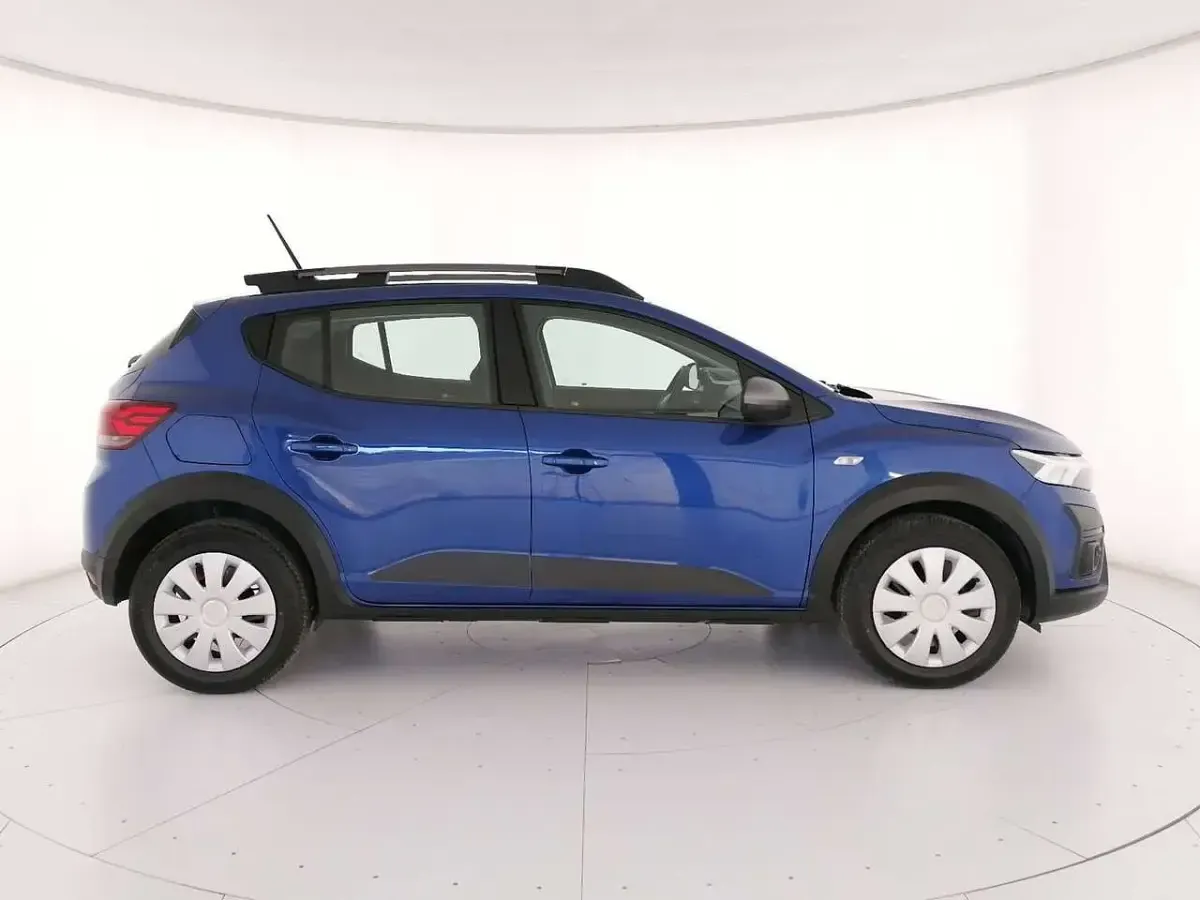 Usata Dacia Sandero Expression 101 CV (74 kW) 2023 Blu/azzurro Berlina