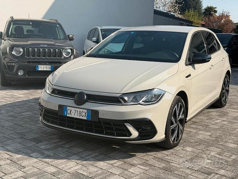 Usata VW Polo R-line 95 CV (69 kW) 2022 Ascot greey Utilitaria