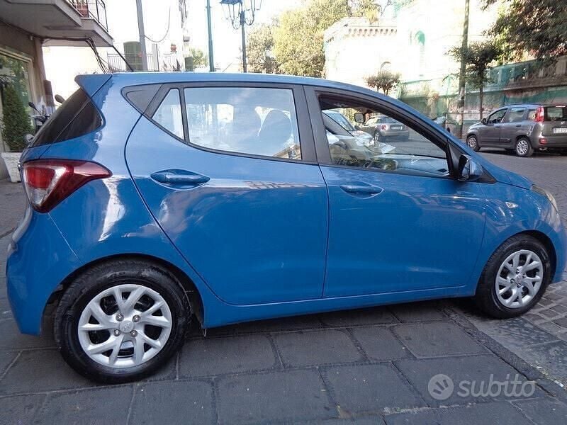 Usata Hyundai i10 Comfort 69 CV (50 kW) 2017 Blu Utilitaria