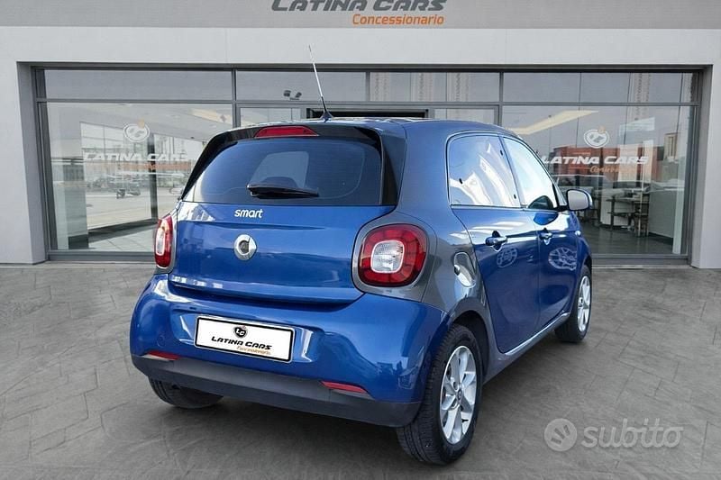 Usata Smart ForFour Prime 90 CV (66 kW) 2019 Blu/azzurro Utilitaria