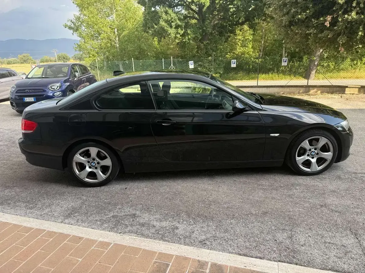 Usata BMW 320 170 CV (125 kW) 2009 Nero Coupé