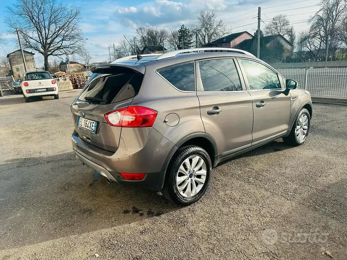Usata Ford Kuga Individual 163 CV (119 kW) 2012 Giallo SUV
