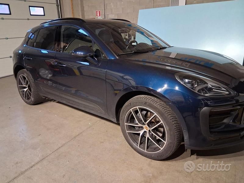 Blu Usata 2021 Porsche Macan SUV | 58.000 € - Immagine 1/4