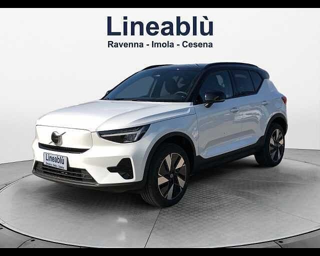 Bianco Usata 2024 Volvo XC40 Core SUV | 38.800 € - Immagine 1/4