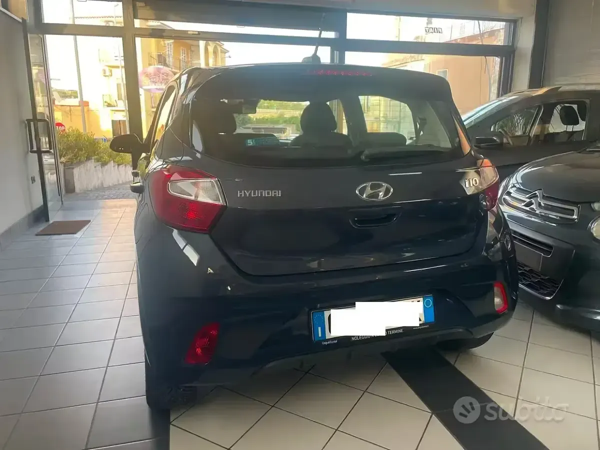 Usata Hyundai i10 67 CV (49 kW) 2022 Bluazzurro Utilitaria