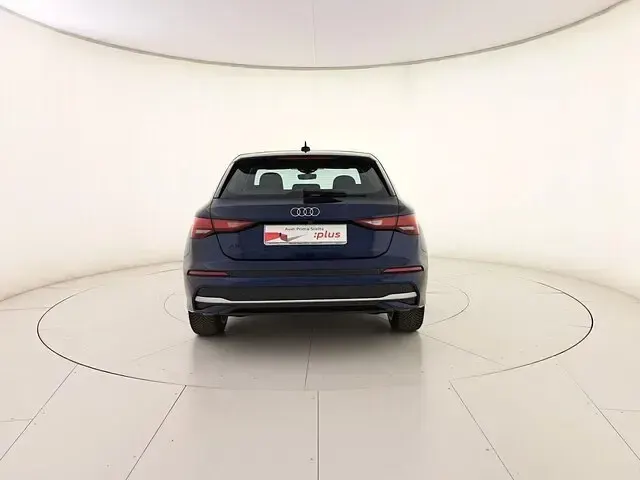Usata Audi A3 Business 204 CV (150 kW) 2025 Blu navarra metallizzato Berlina