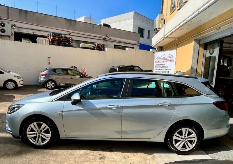 Usata Opel Astra Business 110 CV (80 kW) 2017 Azzurro Station wagon