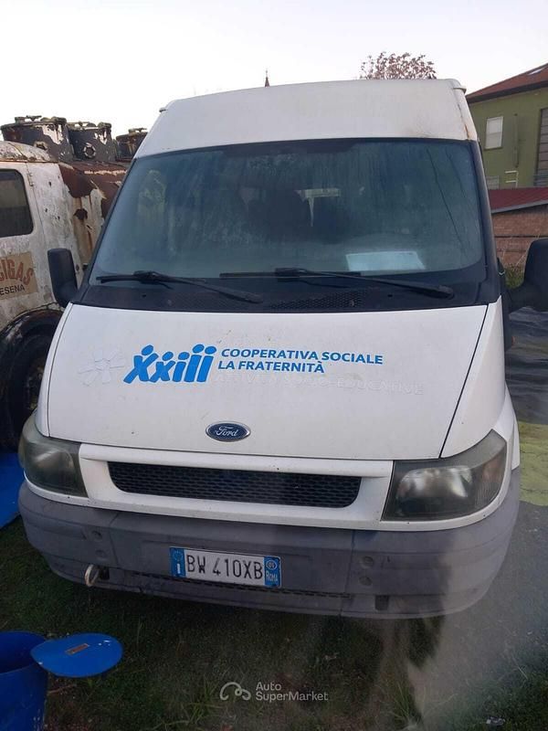 Usado Ford Transit 101 CV (74 kW) 2001 Blanco Monovolumen