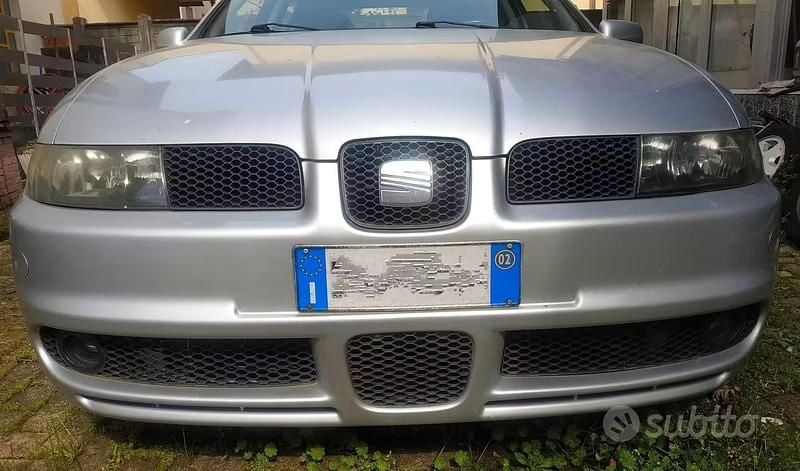Usata Seat Leon 110 CV (80 kW) 2002 Grigio Utilitaria