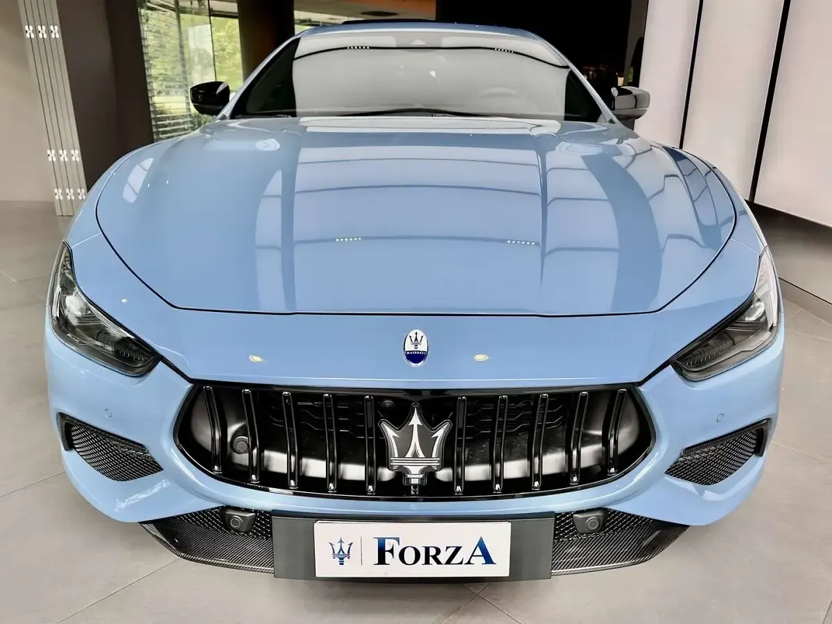 Usata Maserati Ghibli 581 CV (427 kW) 2023 Blu denim Berlina