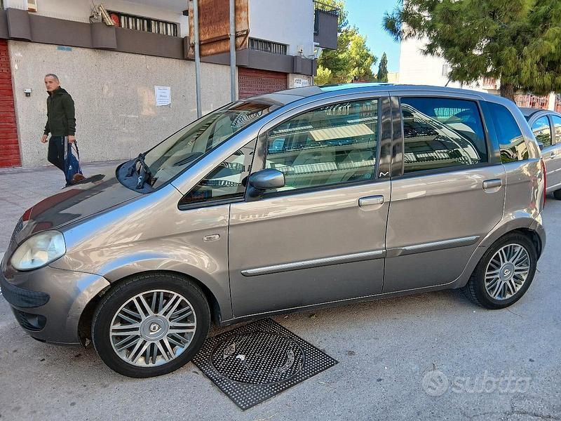 Usata Lancia Musa 90 CV (66 kW) 2007 Monovolume