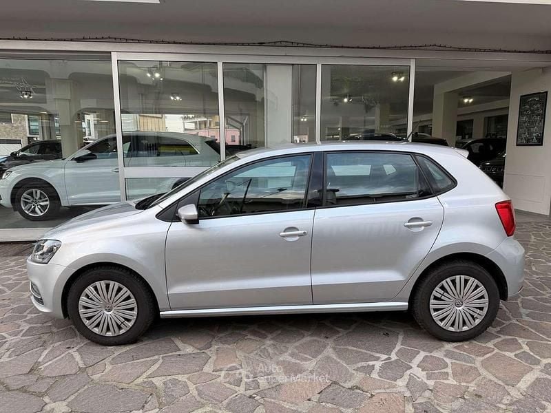 Usata VW Polo Trendline 60 CV (44 kW) 2017 Argento Berlina