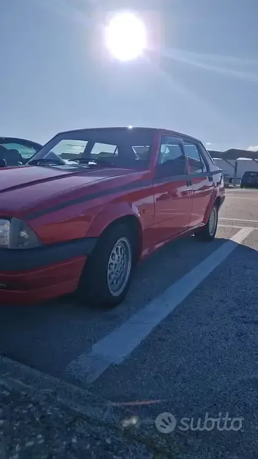 Käytetty Alfa Romeo 75 148 HP (108 kW) 1989 Punainen Sedan