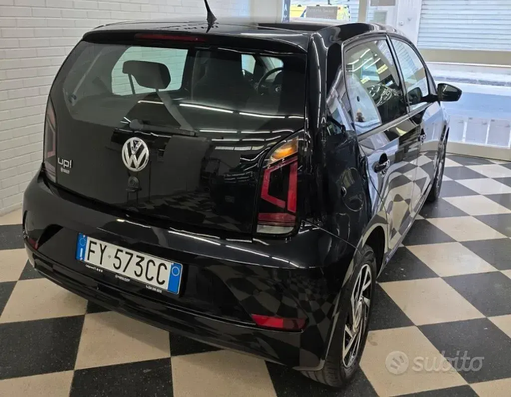 Usata VW up! Move 60 CV (44 kW) 2019 Nero Utilitaria
