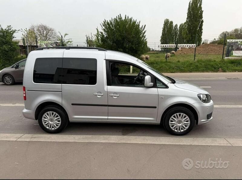 Usata VW Caddy Trendline 86 CV (63 kW) 2015 Grigio Monovolume