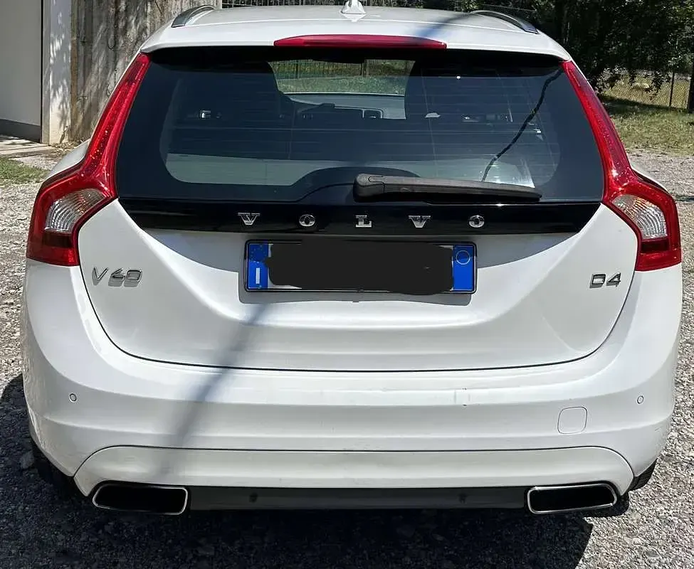 Usata Volvo V60 Ocean Race 190 CV (139 kW) 2015 Bianco Station wagon