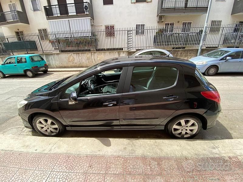 Usata Peugeot 308 90 CV (66 kW) 2008 Nero Utilitaria