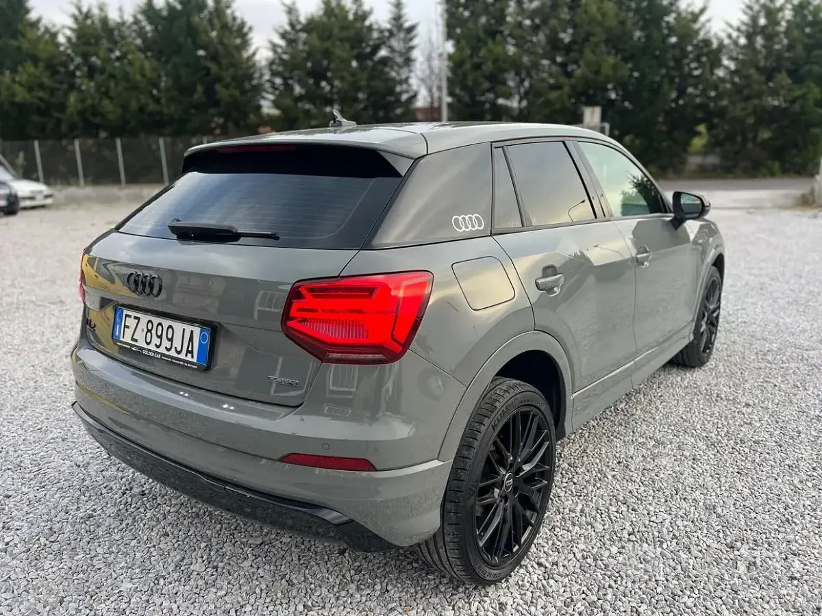 Usata Audi Q2 S-Line 150 CV (110 kW) 2020 Grigio SUV