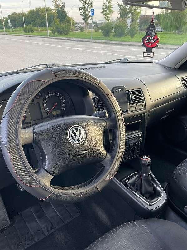 Usata VW Golf IV 90 CV (66 kW) 2001 Argento Berlina